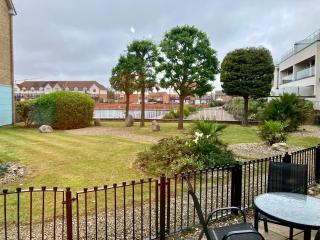 Long Beach View Sovereign Harbour Eastbourne Apartment - Pevensey - 8
