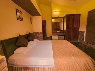 Royal Baga Villas - 7