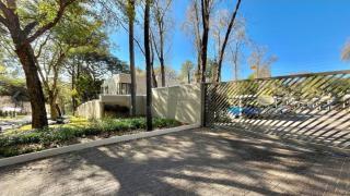 Kesi Khanya - Johannesburg - 2