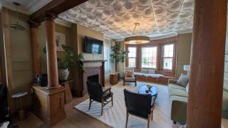 Inn on Main - Downtown Penthouse - Geneva - 8