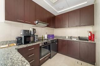 Silkhaus Vacation Homes Cityscape 2BR in DIFC Prime location - 4