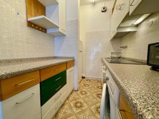 Enjoy the pool at our cozy flat - 6