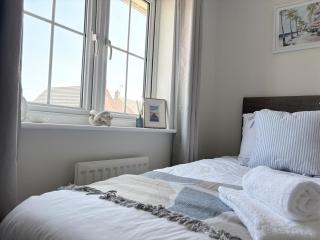 Great for Contractors Newly refurbed with Parking long stay discounts - Great Oakley - 9