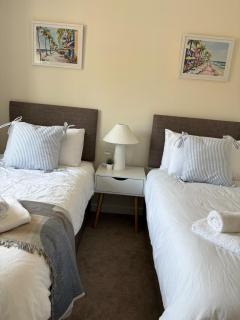 Great for Contractors Newly refurbed with Parking long stay discounts - Great Oakley - 5