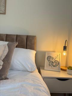 Great for Contractors Newly refurbed with Parking long stay discounts - Great Oakley - 2