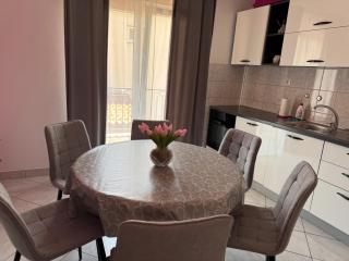 Apartments Villa Mirella 20 m from the sea - free parking - Trogir - 9