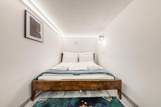 Westend Loft Chic 2BR w AC by Nyugati & M3 metro - 2