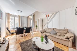 Westend Loft Chic 2BR w AC by Nyugati & M3 metro - 0