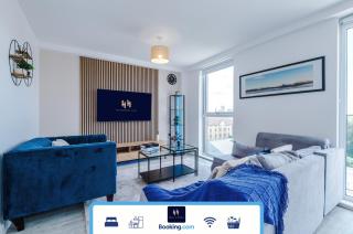 2BR Chic and Stylish in Salford, WiFi, Kitchen, Parking with City view - Manchester - 0