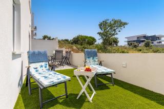 Angelika's white blue holiday home - Mandre - 0