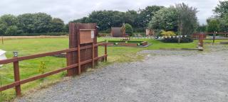 Cozy Dog Friendly Hot Tent With Log Burner & Logs - Llanfairpwllgwyngyll - 6