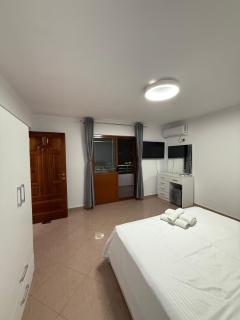 Murati Lake View Hotel - Tirana - 8