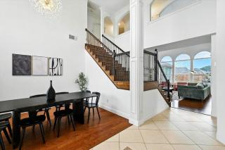 Luxury 6BR Retreat Pool Hot Tub Cinema & Game Room - Haltom City - 1