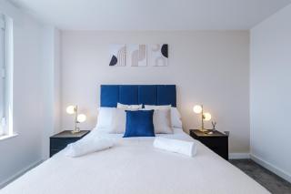 2BR Flat in Salford, Modern, City Centre, WiFi, Kitchen - 8