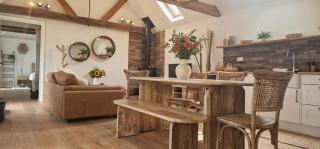Weston Cottage - Send - 4