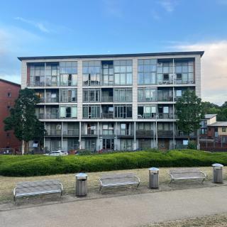 Luxury 2BR Near Bham Central, Parking, Desk & Coffee - Birmingham - 9