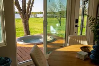 Charming 2BR Lakeside Guest House - Rowlett - 0