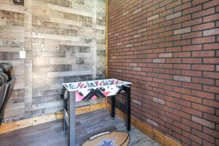 Amazing 4BR 2Bath Home w Hot Tub Pool & Game Room - Garland - 1
