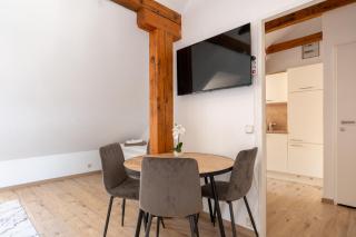 Comfortable Stay for Families and Business Travelers - 5 Guests, Fast WiFi, Near Station - Leoben - 5