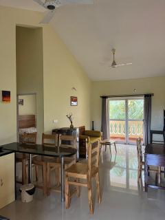 Varca Beach 2BHK App with Swimming Pool - 0