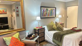 Artzy's Guest bedroom - Northwold - 5