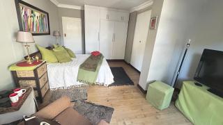 Artzy's Guest bedroom - Northwold - 2