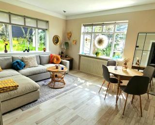 Centrally located 2 bedroom apartment and parking - Reykjavík - 0