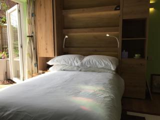 The Barn Seaside Studio - Sleeps 2 & Hot Tub - 5