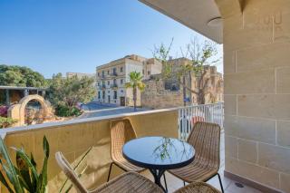 Stylish 2BR in peaceful Qala with Terrace & AC by 360 Estates - Qala - 0