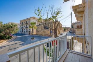 Stylish 2BR in peaceful Qala with Terrace & AC by 360 Estates - Qala - 1