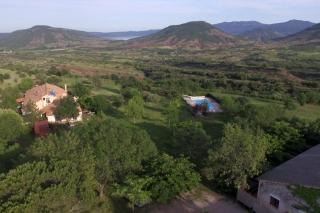 Gites au Cœur de la Nature, Piscine et Vue sur le Lac du Salagou - 8