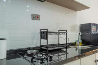 Bright Modern Studio in the Heart of the City! - 6