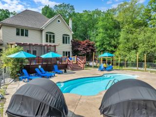Sleeps 14 Pool Hot Tub Sauna Pickleball Arcade - Stroudsburg - 6