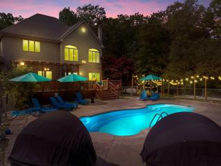 Sleeps 14 Pool Hot Tub Sauna Pickleball Arcade - 2