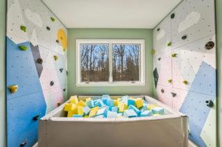 Sleeps 14 Pool Hot Tub Sauna Pickleball Arcade - 8