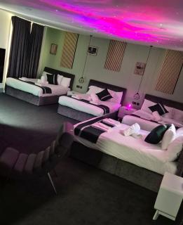 Hotel 105 - Liverpool - 8