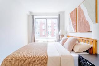 3BR 1BA Charmer Near Near Times Square & Broadway - New York - 2