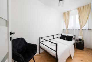 Złota Warsaw Skyline Apartment by BookingHost - 9