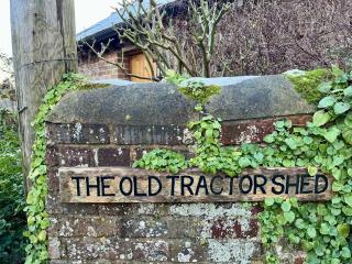 The Old Tractor Shed by inspirestays-com - Sutton - 8