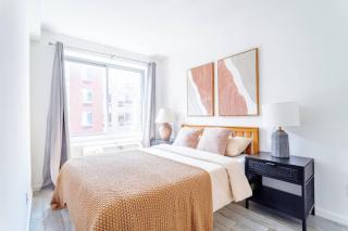3BR Apartment in Hells Kitchen Walk to Times Square & Broadway - New York - 2