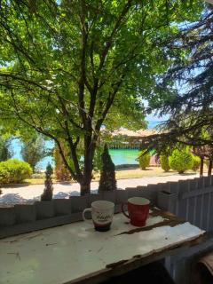 Camp in Ohrid Gradishte Campsite overlooking the Bay of Bones museum - Ohrid - 0