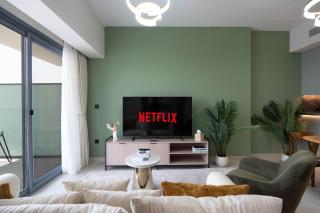 KeyRock Golf Gate - Stylish Retreat with Pool and Gym - 1