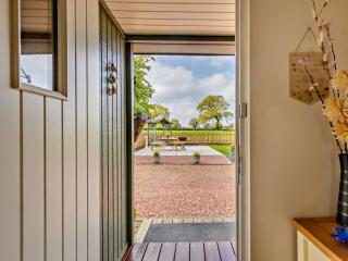 2 Bed in Nantwich 93266 - - 4