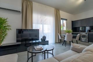Aristo Universe 1 D101 - Paphos - 5