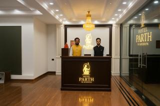 Hotel Parth Inn by IQ Hotels-Best Hotel Near Ram Mandir Ayodhya - Ayodhya - 0