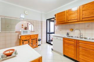 2 BDR Flat With Pool in Vilamoura by LovelyStay - Quarteira - 4