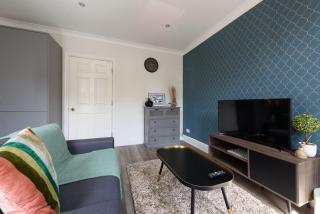 Stylish 1-BR Flat at Town Centre - 6