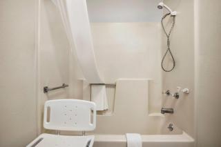 Super 8 by Wyndham Concordia - 3