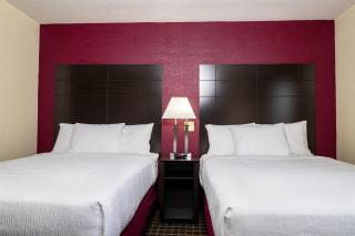 Baymont Inn & Suites by Wyndham Mukwonago - 1