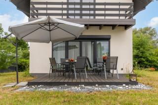 Zaciszny Dom HARALD - Taras & Ogrod - Wyspa Wolin by Noclegi Renters - Zastań - 9